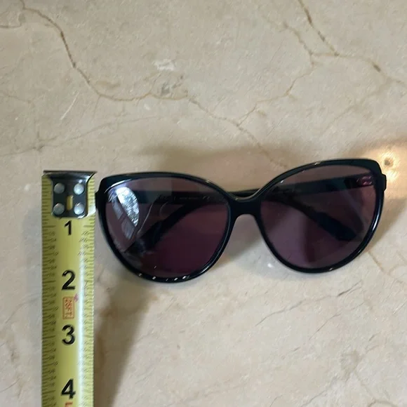 Genuine Gucci Sunglasses Black frame purple lenses green and  display picture 1